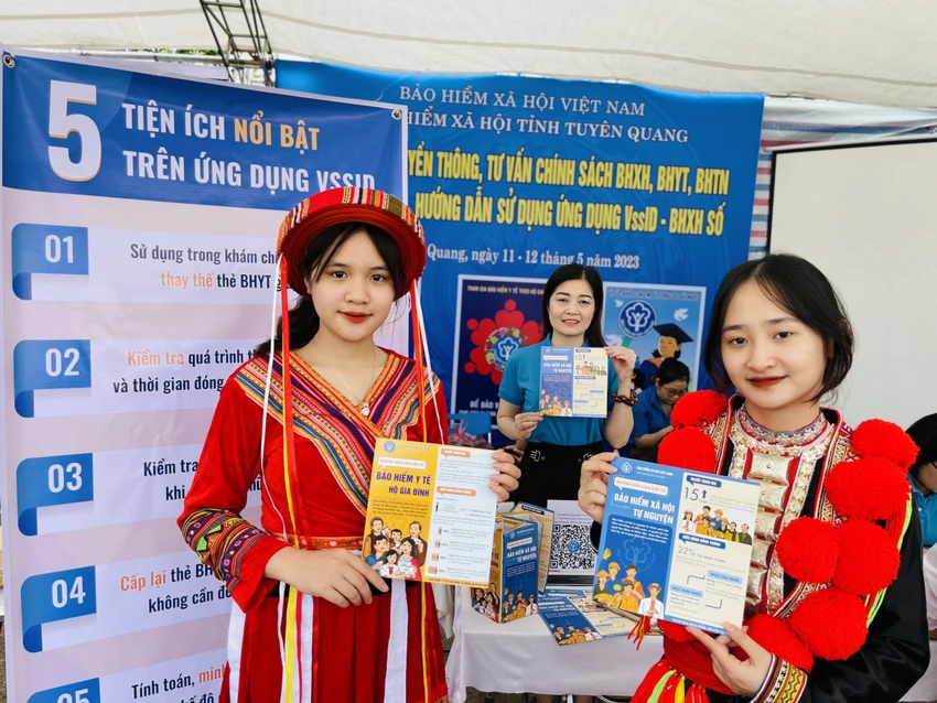 Thời gian vừa qua BHXH Việt Nam thực hiện cải cách thủ tục hành chính theo hướng hiện đại tạo thuận lợi hơn cho người dân
