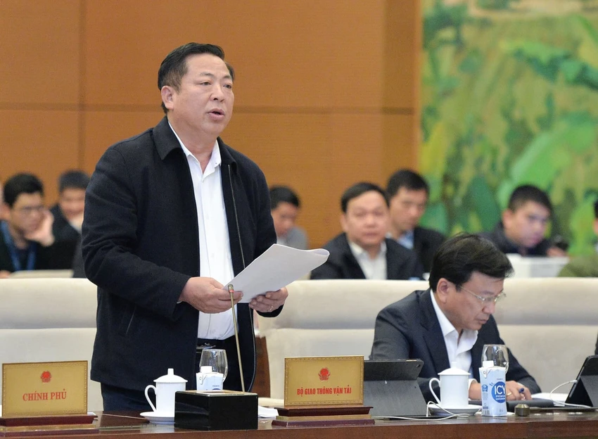 Bộ trưởng Bộ GTVT Trần Hồng Minh, cho biết trong năm năm đầu khai thác đường sắt Lào Cai - Hà Nội - Hải Phòng, Nhà nước phải hỗ trợ khoảng 109,36 triệu USD.