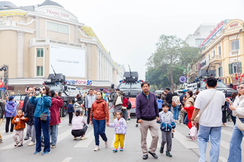 pho-di-bo-hoan-kiem.jpg