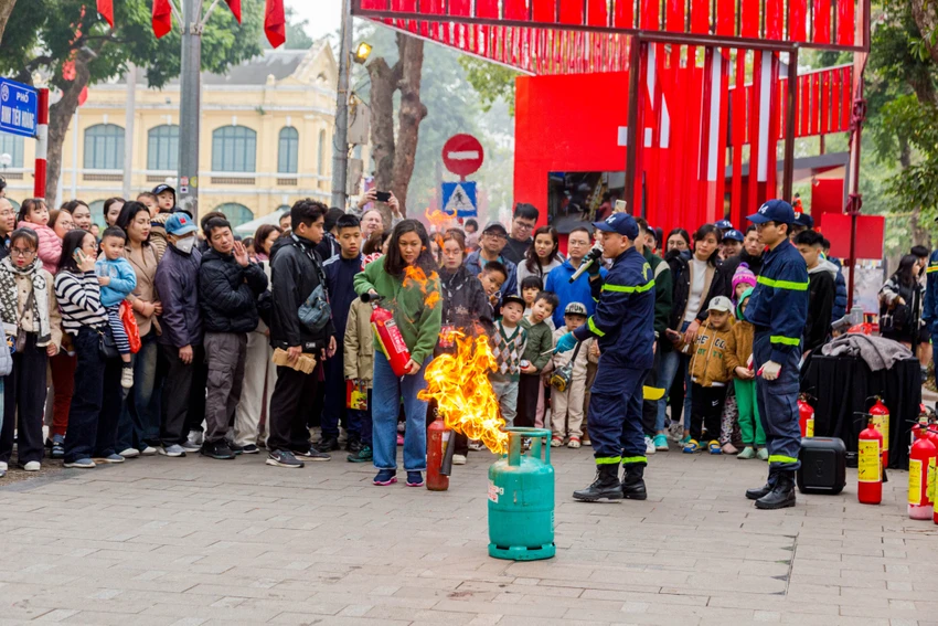 pho-di-bo-hoan-kiem-vn.jpg