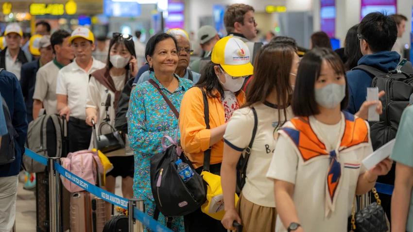 Các chuyến bay đi và đến TP.HCM tăng cao so với mọi năm. Ảnh: V.LONG