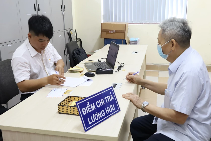 Luật BHXH 2024 tạo cơ hội cho nhiều người hết tuổi lao động có được thu nhập khi về già. Ảnh: V.LONG