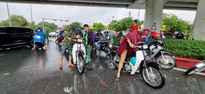 ha-noi-ngap-sau.jpg