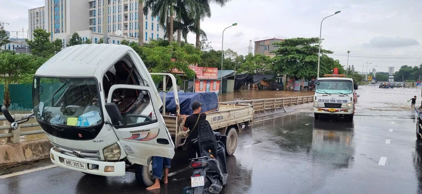 ha-noi-ngap-sau.jpg