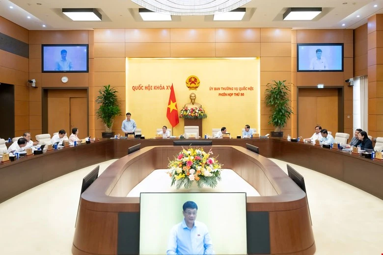 luat-kinh-doanh-bao-hiem-.jpg