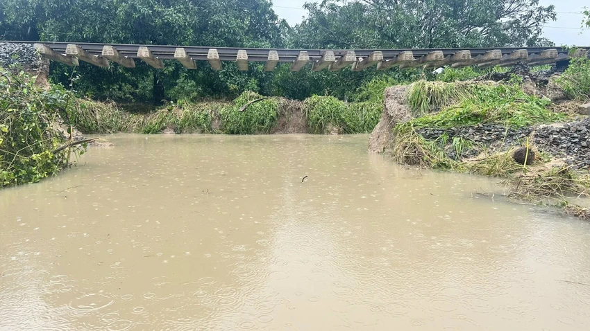 duong-sat-hu-hong.jpg