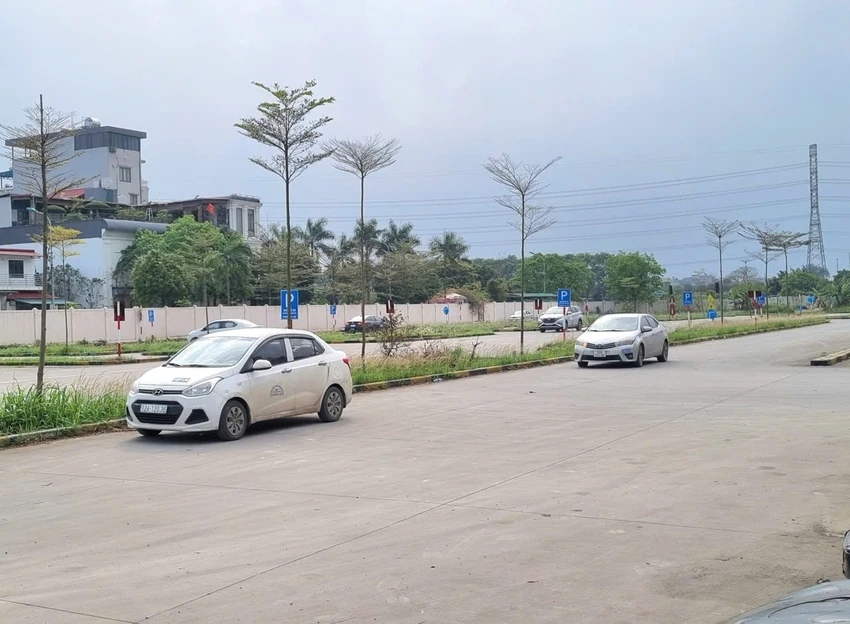Học viên tập lái các bài thi để chuẩn bị cho kỳ thi sát hạch. Ảnh: V.LONG thi-mo-phong-1.jpg