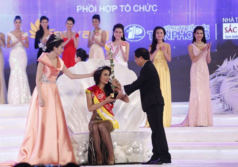 Ấn tượng phần thi ứng xử Hoa hậu Việt Nam 2014 ảnh 1 Ấn tượng phần thi ứng xử Hoa hậu Việt Nam 2014 ảnh 1