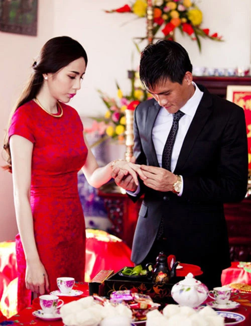 Lộ thiệp cưới của Thủy Tiên, Công Vinh ảnh 3