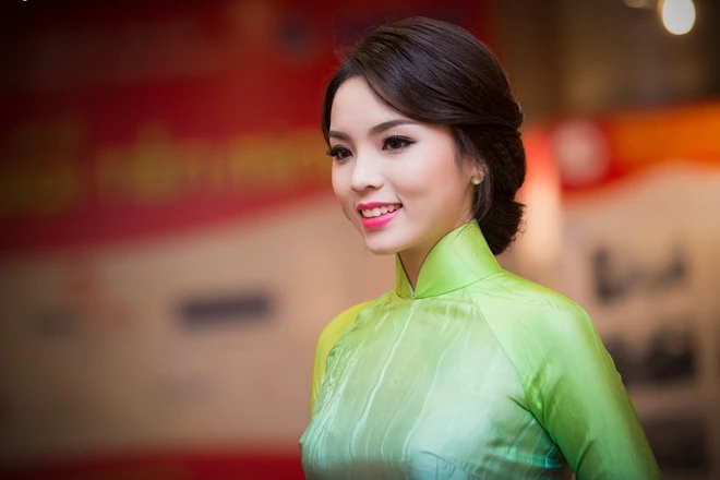 Hoa hậu Kỳ Duyên cuốn hút giữa dàn mỹ nhân Việt ảnh 3 Hoa hậu Kỳ Duyên cuốn hút giữa dàn mỹ nhân Việt ảnh 3