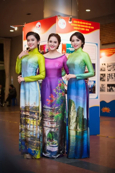 Hoa hậu Kỳ Duyên cuốn hút giữa dàn mỹ nhân Việt ảnh 5 Hoa hậu Kỳ Duyên cuốn hút giữa dàn mỹ nhân Việt ảnh 5
