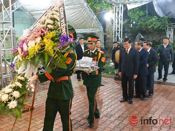 Chủ tịch nước Trương Tấn Sang tiễn biệt ông Nguyễn Bá Thanh ảnh 1 Chủ tịch nước Trương Tấn Sang tiễn biệt ông Nguyễn Bá Thanh ảnh 1