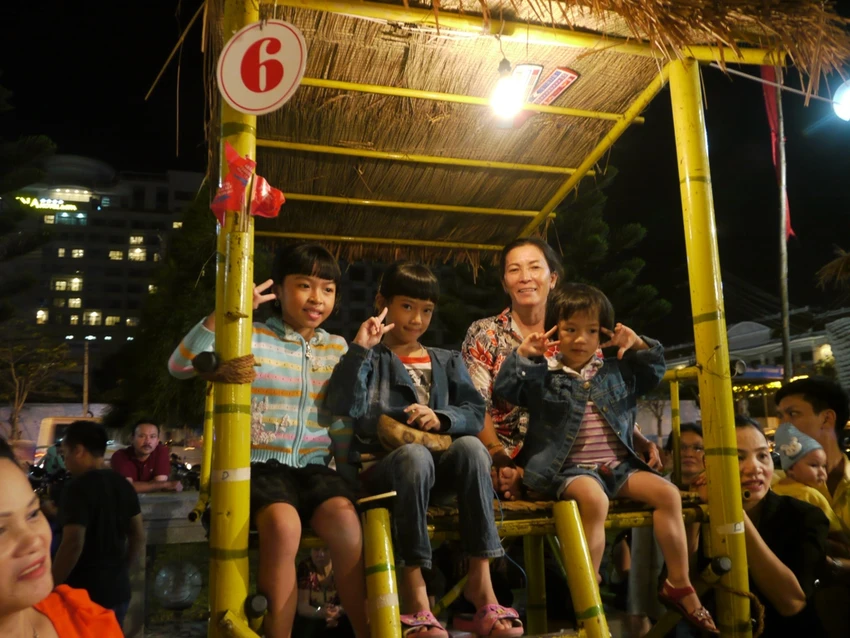Ngày xuân đi xem bài chòi cổ dân gian ảnh 7 Ngày xuân đi xem bài chòi cổ dân gian ảnh 7