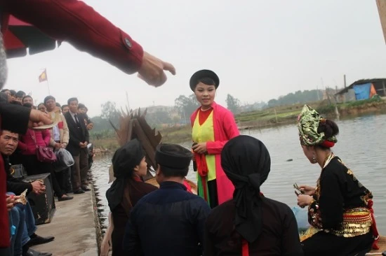 Cấm ngửa nón, bán trầu, liền anh liền chị ngửa tay “xin” tiền ở hội Lim ảnh 5 Cấm ngửa nón, bán trầu, liền anh liền chị ngửa tay “xin” tiền ở hội Lim ảnh 5