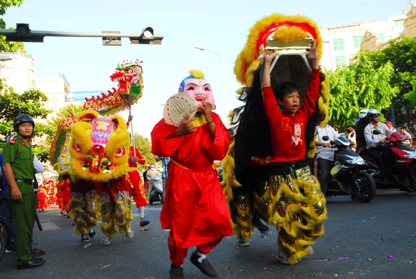 Rộn ràng lễ Nguyên tiêu lớn nhất của người Hoa ở Sài Gòn ảnh 5