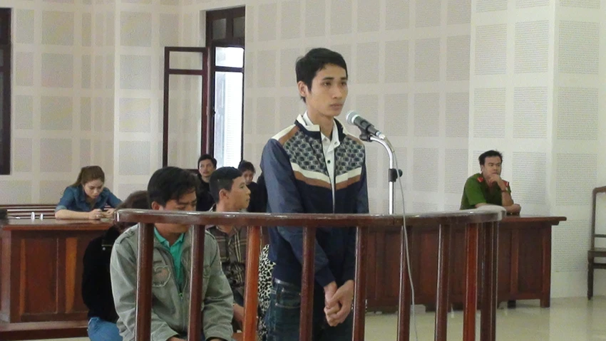 Vào trụ sở công an trộm quân phục để ngụy trang đi trộm cắp ảnh 1 Vào trụ sở công an trộm quân phục để ngụy trang đi trộm cắp ảnh 1