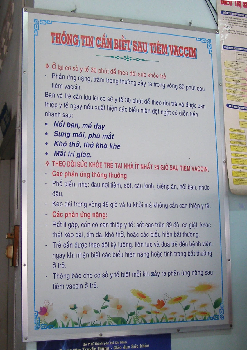 Người dân tập trung cho con tiêm vaccine miễn phí ảnh 13 Người dân tập trung cho con tiêm vaccine miễn phí ảnh 13