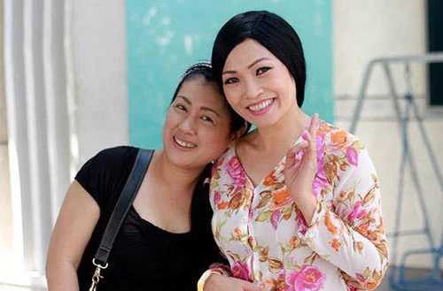 Nghệ sĩ Thanh Thủy (trái) là giám đốc sản xuất cho bộ phim. Phim đang trong quá trình thực hiện, dự kiến ra mắt khán giả vào mùa hè với 36 tập phát sóng trên truyền hình. ngoc-giau-8.jpg