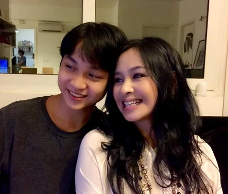 Thanh Lam khoe ảnh con trai đẹp như tài tử ảnh 3