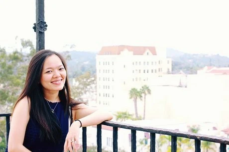 Nhi trong ngày tốt nghiệp ở Mỹ.