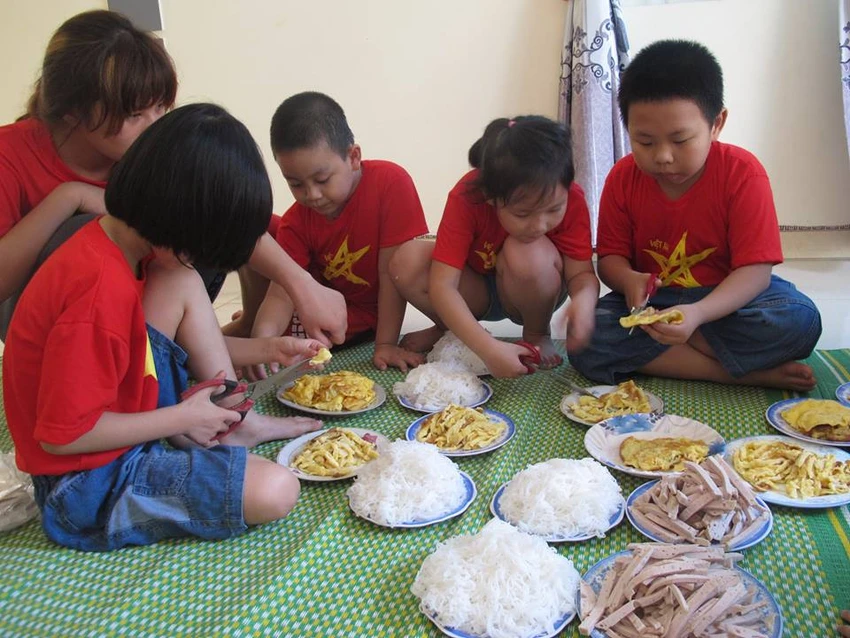 Chi tiền triệu mua mùa hè, kỹ năng sống cho con ảnh 4 Chi tiền triệu mua mùa hè, kỹ năng sống cho con ảnh 4