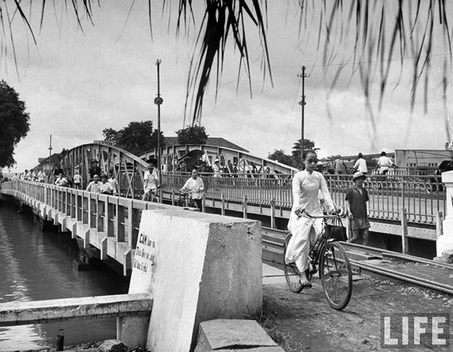 Ảnh hiếm về cây cầu quay độc đáo của Sài Gòn xưa ảnh 7 Ảnh hiếm về cây cầu quay độc đáo của Sài Gòn xưa ảnh 7