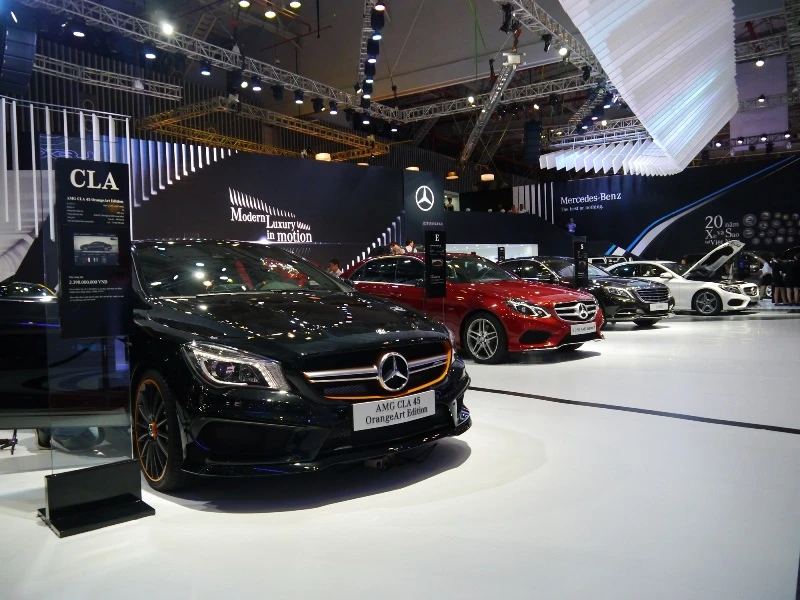 Ngắm xế xịn và chân dài tại Việt Nam Motor Show 2015 ảnh 2 Ngắm xế xịn và chân dài tại Việt Nam Motor Show 2015 ảnh 2