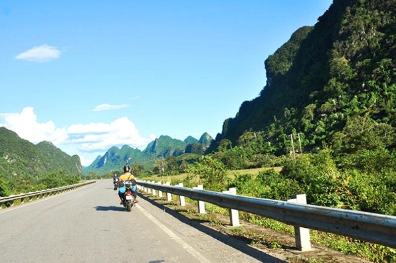 Trường Sơn - Cung đường phải phượt một lần trong đời ảnh 1 Trường Sơn - Cung đường phải phượt một lần trong đời ảnh 1