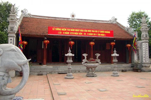 Chuyện ít biết về nữ hoàng duy nhất ở Việt Nam ảnh 2 chuyen-it-biet-ve-nu-hoang-duy-nhat-o-viet-nam-1
