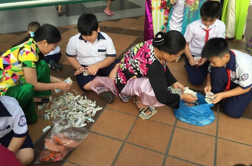 Học sinh tiểu học nuôi heo đất giúp bạn đón tết ảnh 1 Học sinh tiểu học nuôi heo đất giúp bạn đón tết ảnh 1