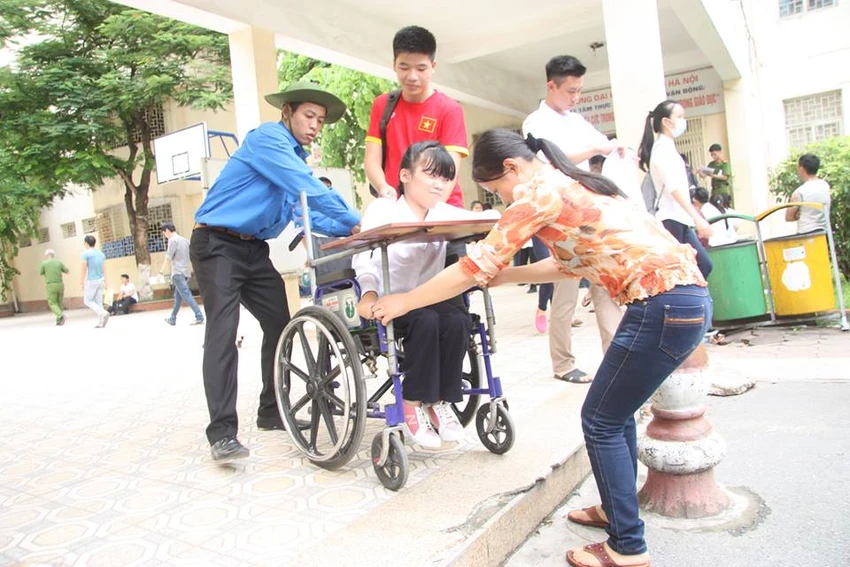 Thí sinh tự tin bước vào môn thi ngoại ngữ ảnh 2 Thí sinh tự tin bước vào môn thi ngoại ngữ ảnh 2