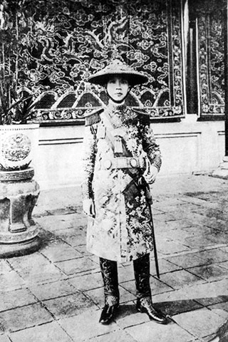 Vua Khải Định làm gì trong chuyến ‘Ngự giá Bắc tuần’ ảnh 2 vua-khai-dinh-lam-gi-trong-chuyen-ngu-gia-bac-tuan-1