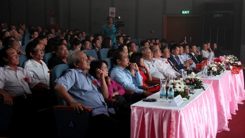 Bất ngờ với nhà hát dân gian của một Việt kiều ảnh 2