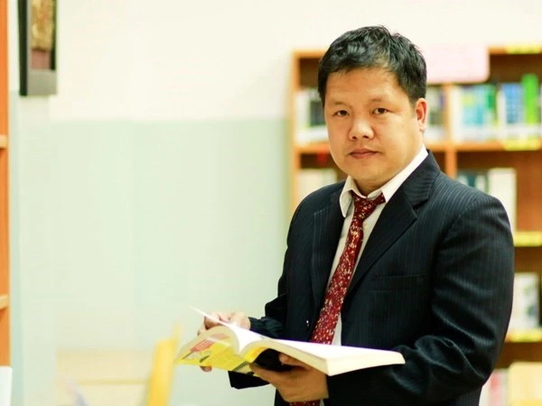 Hiệu trưởng trẻ nhất Việt Nam chính thức rời “ghế nóng" ảnh 1