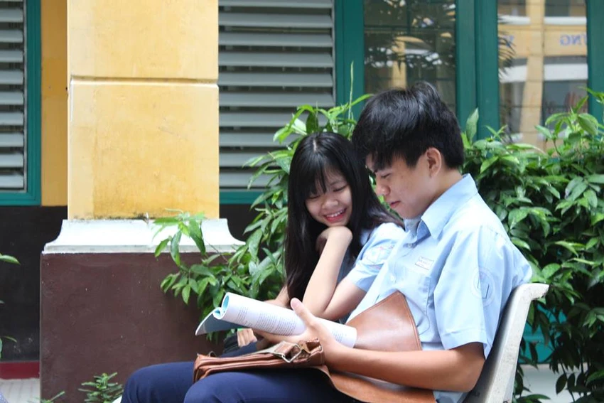 Vào phòng thi vẫn tranh thủ... làm duyên! ảnh 10 Vào phòng thi vẫn tranh thủ... làm duyên! ảnh 10