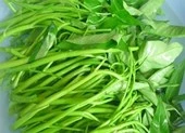 Mùa nóng, nhớ rau muống vượt trộn gỏi ngon giòn miễn chê