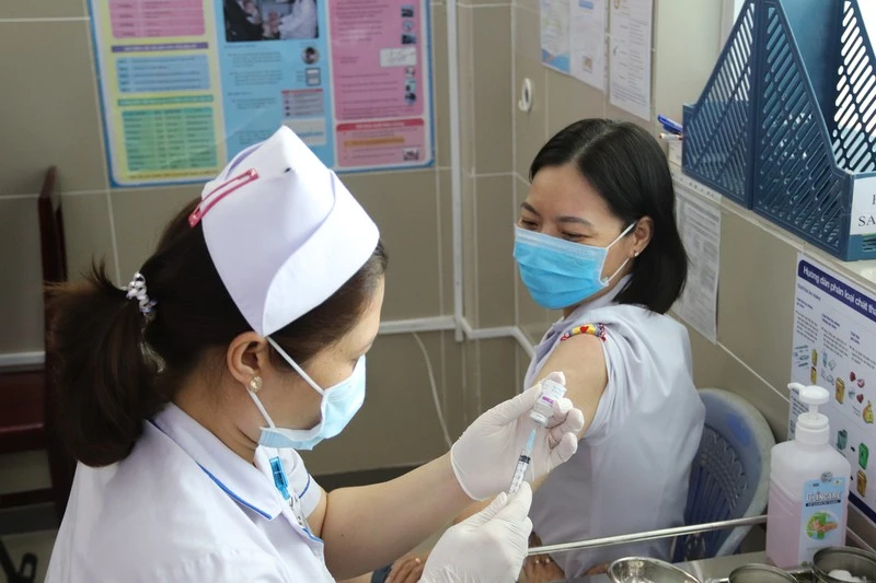 Việt Nam: Gần 40.000 người đã tiêm vaccine COVID-19 ảnh 1 Việt Nam: Gần 40.000 người đã tiêm vaccine COVID-19 ảnh 1