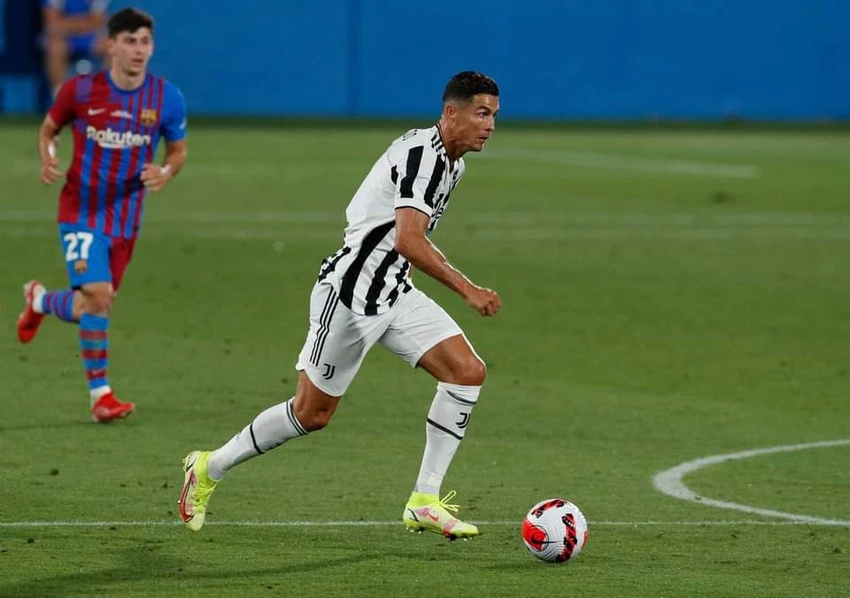 Barca thắng trận đầu tiên sau khi chia tay đội trưởng Messi ảnh 3