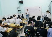 Thầy giáo ở nhà thuê, dành đất xây trường, dạy miễn phí