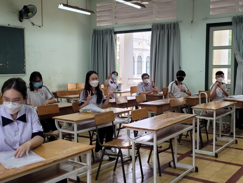 Phòng thi đặc biệt chỉ 8 thí sinh dự thi môn tiếng Đức. Ảnh: Trí Nhiên