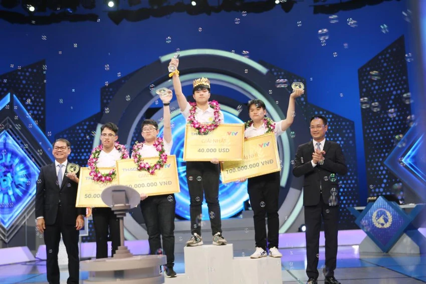 Các thí sinh trong trận Chung kết Đường lên đỉnh Olympia. Ảnh: VTV Các thí sinh trong trận Chung kết Đường lên đỉnh Olympia. Ảnh: VTV