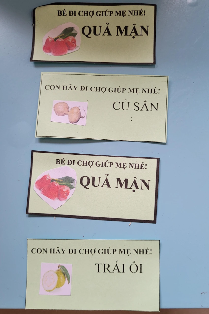 Phiếu mua hàng dành cho các bé đi chợ trên có in hình món hàng muốn mua. Phiếu mua hàng dành cho các bé đi chợ trên có in hình món hàng muốn mua.