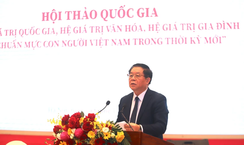 Bí thư Trung ương Đảng, Trưởng ban Tuyên giáo Trung ương Nguyễn Trọng Nghĩa phát biểu định hướng hội thảo. Ảnh: VT Bí thư Trung ương Đảng, Trưởng ban Tuyên giáo Trung ương Nguyễn Trọng Nghĩa phát biểu định hướng hội thảo. Ảnh: VT