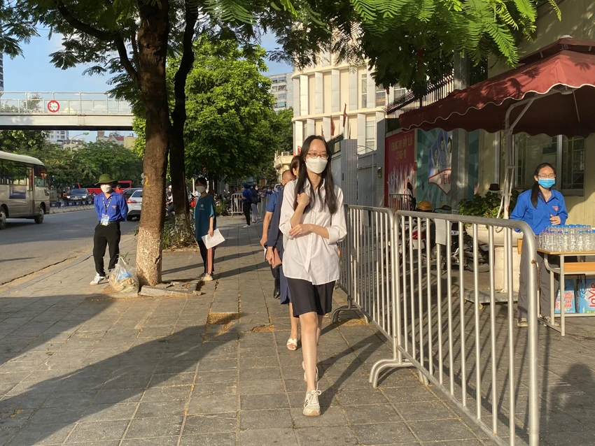 Điểm thi trường THCS Dịch Vọng, Hà Nội. Ảnh: Minh Trúc Điểm thi trường THCS Dịch Vọng, Hà Nội. Ảnh: Minh Trúc