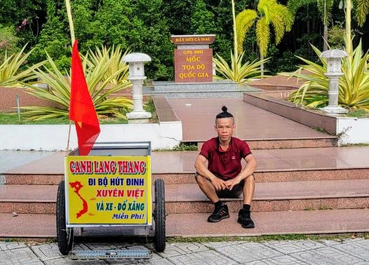Canh Lang Thang xuất phát tại Mũi Cà Mau Canh Lang Thang xuất phát tại Mũi Cà Mau