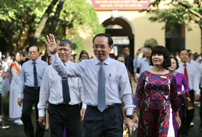 Bí thư Thành ủy TP.HCM dự lễ khai giảng tại trường THPT Nguyễn Thị Minh Khai Bí thư Thành ủy TP.HCM dự lễ khai giảng tại trường THPT Nguyễn Thị Minh Khai