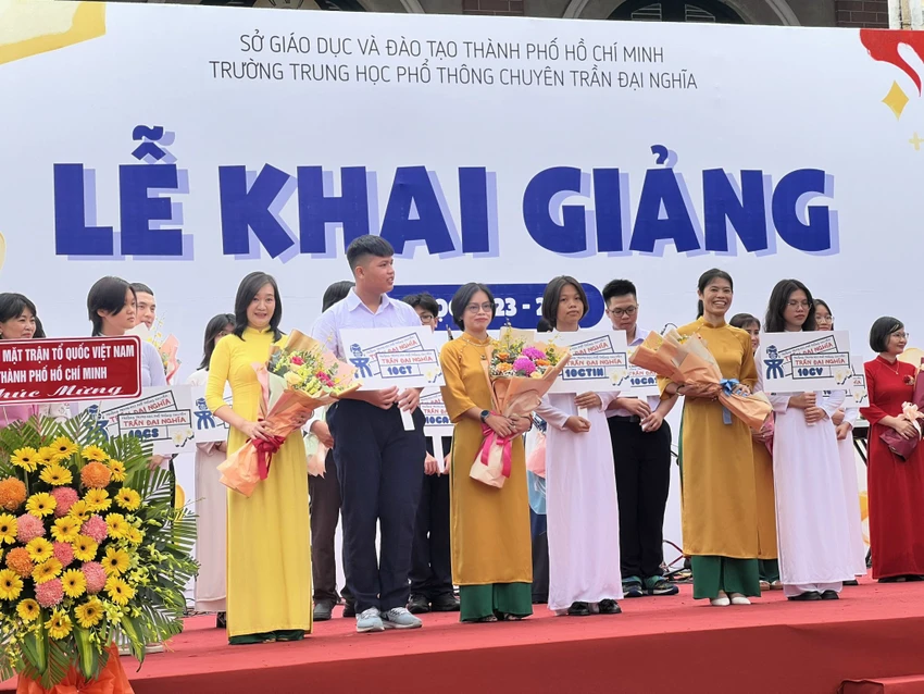 Nghi thức chào đón học sinh lớp 10 Nghi thức chào đón học sinh lớp 10