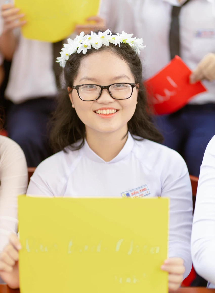 Nguyễn Thị Yến Nhi (THPT chuyên Bến Tre) trở thành nữ sinh có điểm đầu vào xuất sắc nhất Trường. Ảnh: NTCC Nguyễn Thị Yến Nhi (THPT chuyên Bến Tre) trở thành nữ sinh có điểm đầu vào xuất sắc nhất Trường. Ảnh: NTCC