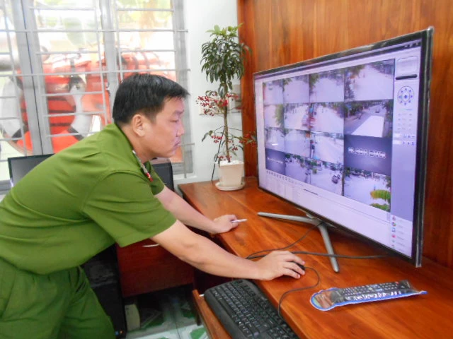 Đến nay, đã có 4 camera được lắp đặt tại công an phường. 1
