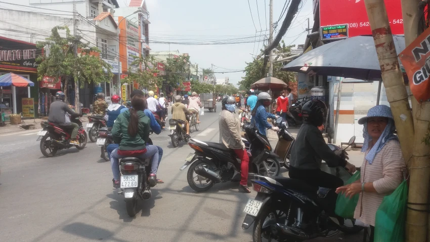 Ngang nhiên dàn cảnh trộm xe ngay giữa chợ ảnh 3